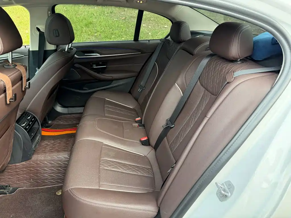 BMW 5 Series 2023 — фото 12