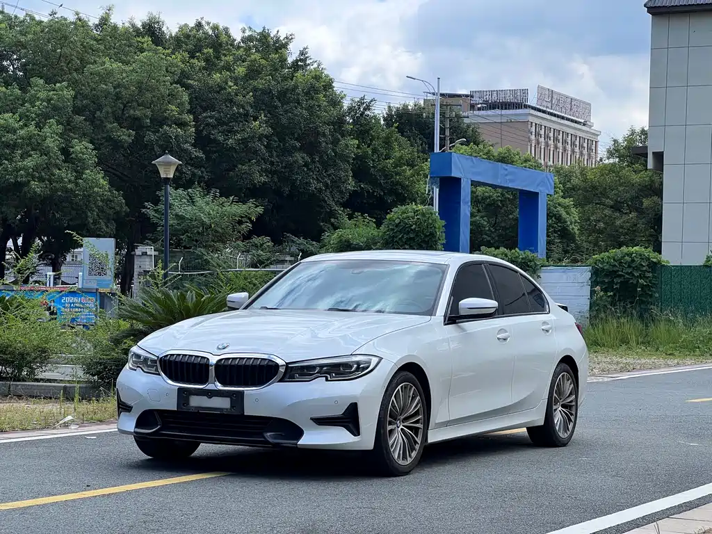 BMW 3 Series 2021