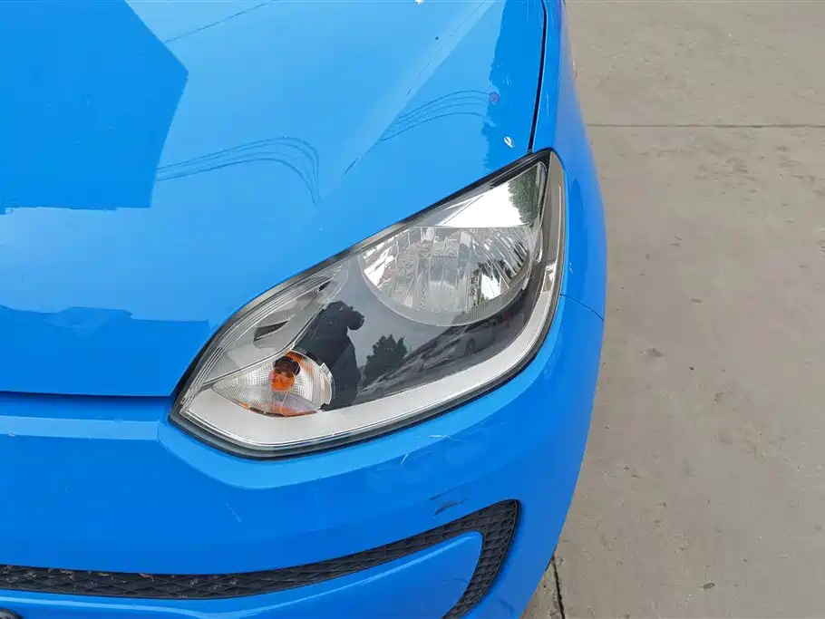 Volkswagen up! 2016
