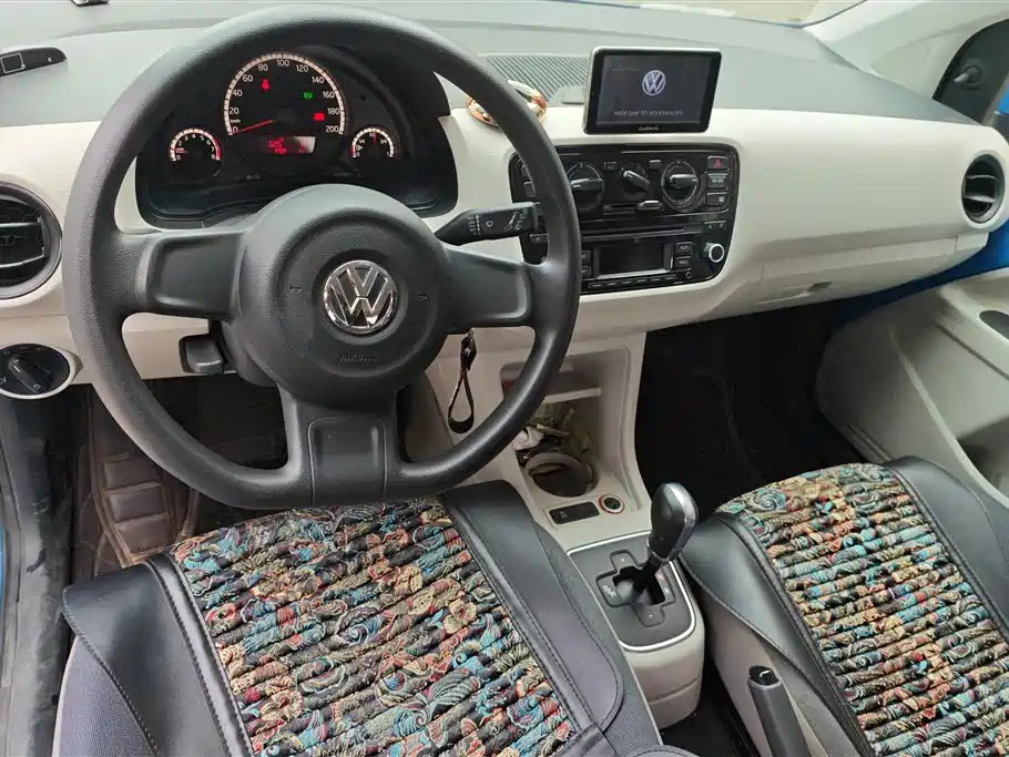 Volkswagen up! 2016 — фото 12