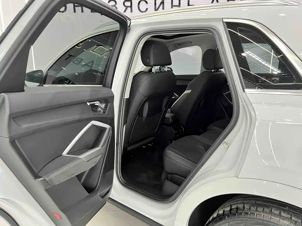 Audi Q3 2022 — фото 12