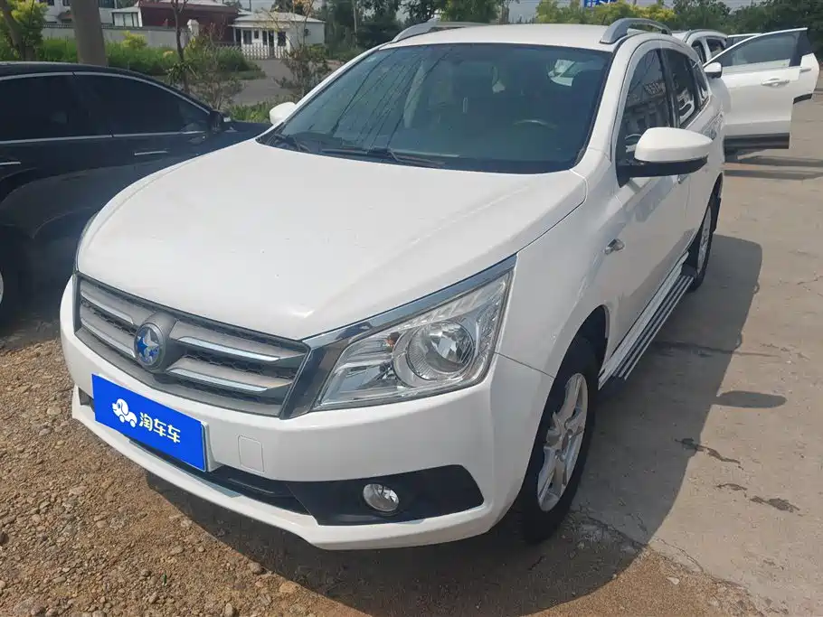 Venucia T70 2015