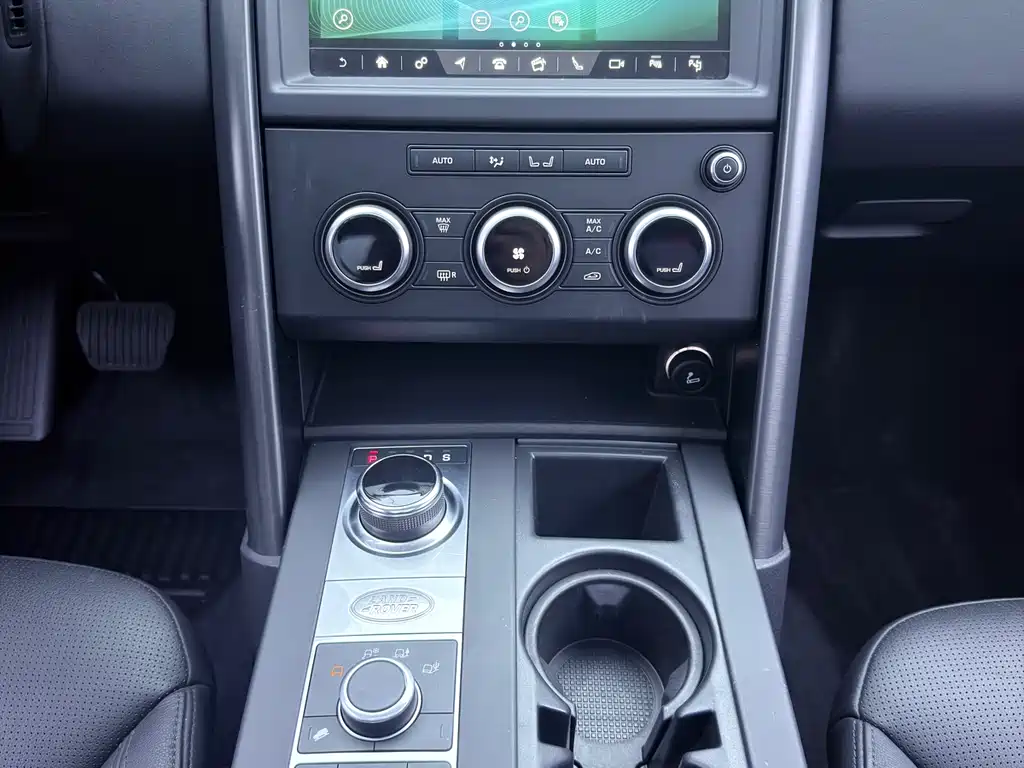 Land Rover Discovery 2020 — фото 10