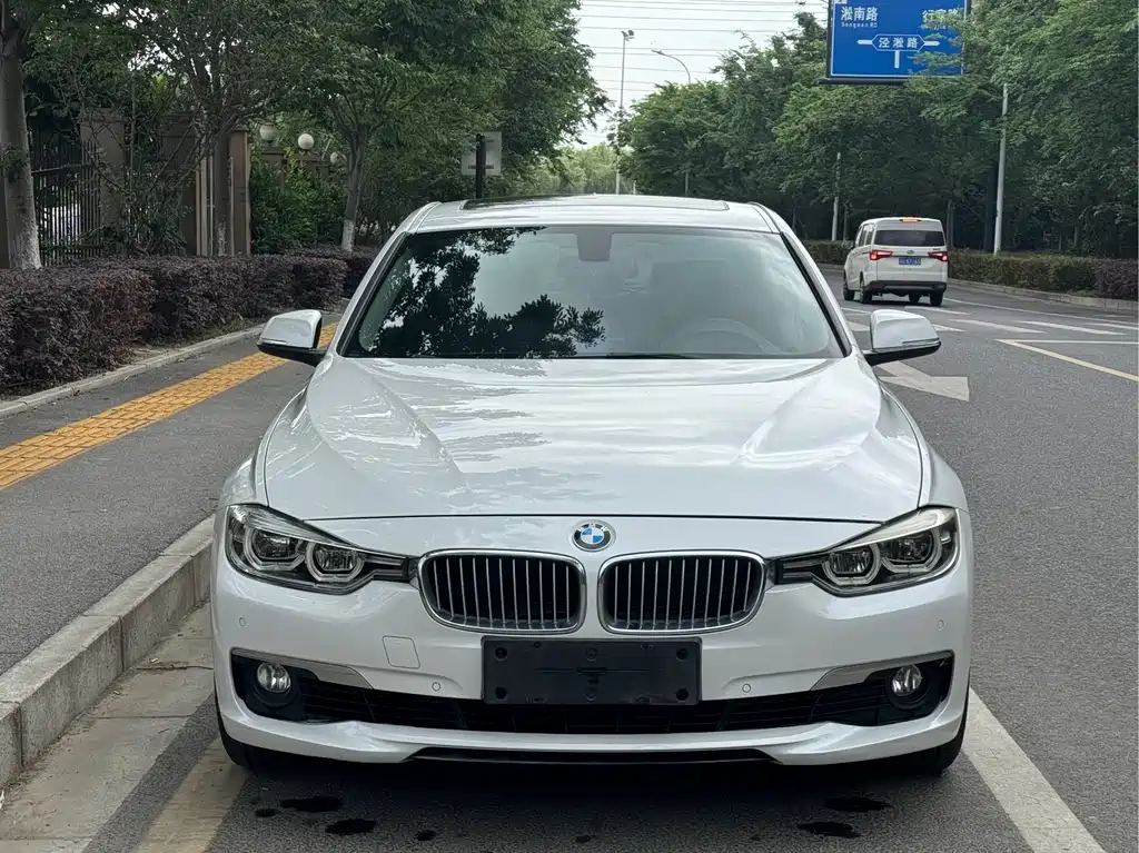 BMW 3 Series 2018 — фото 2
