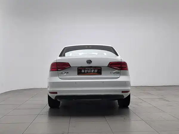 Volkswagen Sagitar 2018