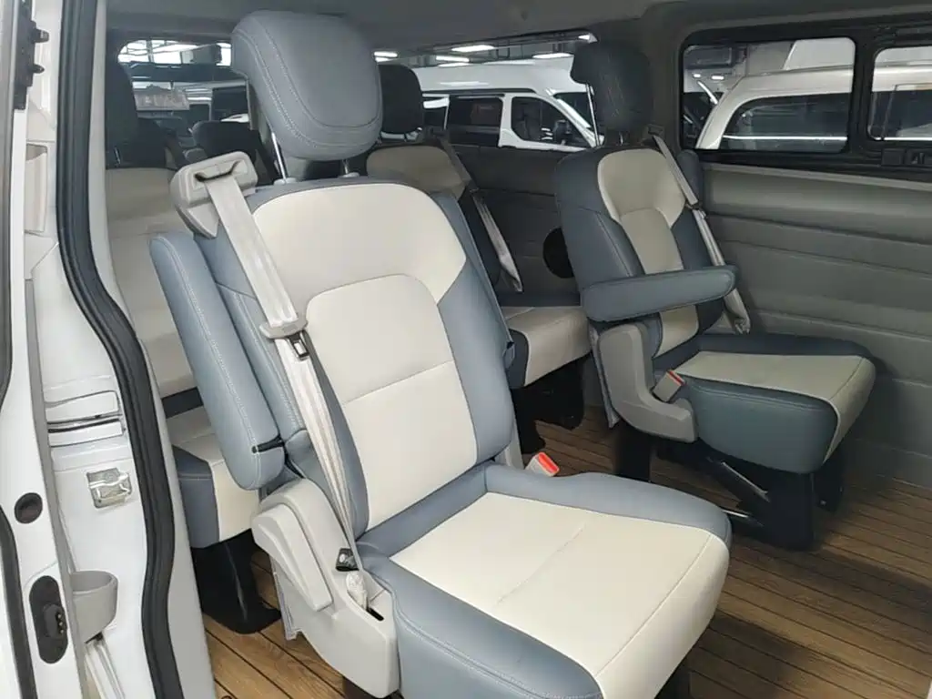 Ford Transit 2025 — фото 17