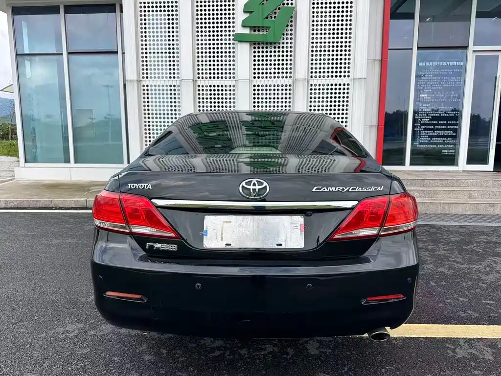 Toyota Camry 2015 — фото 27