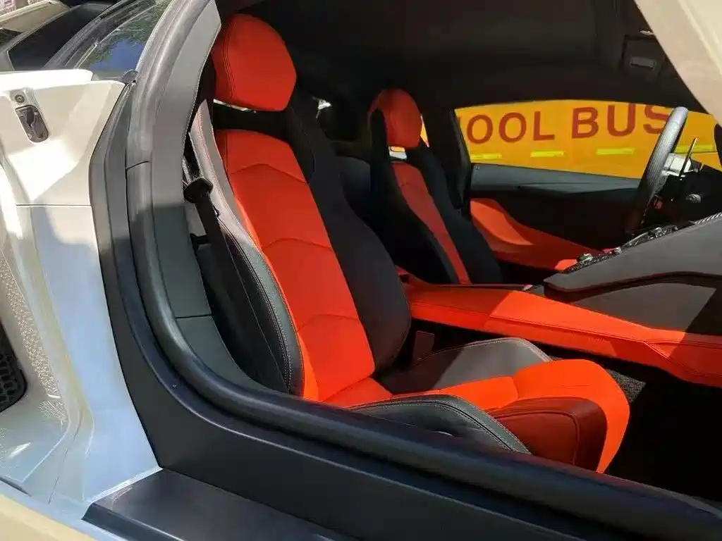Lamborghini Aventador 2013