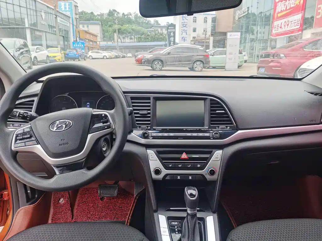 Hyundai Elantra 2016 — фото 6