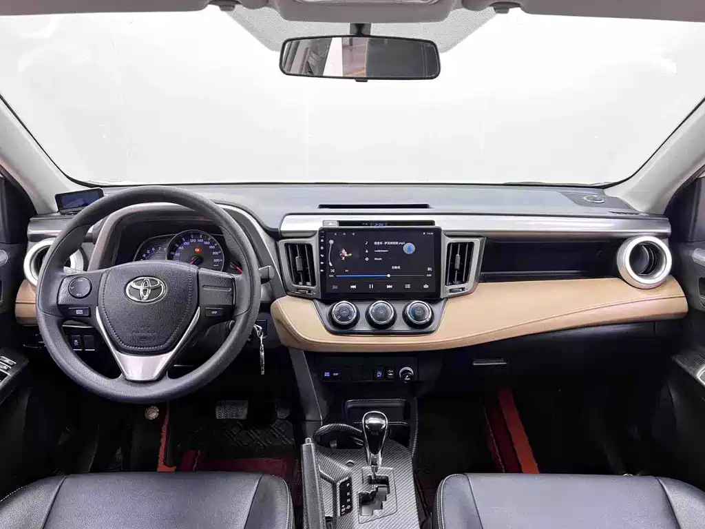 Toyota RAV4 2019 — фото 12