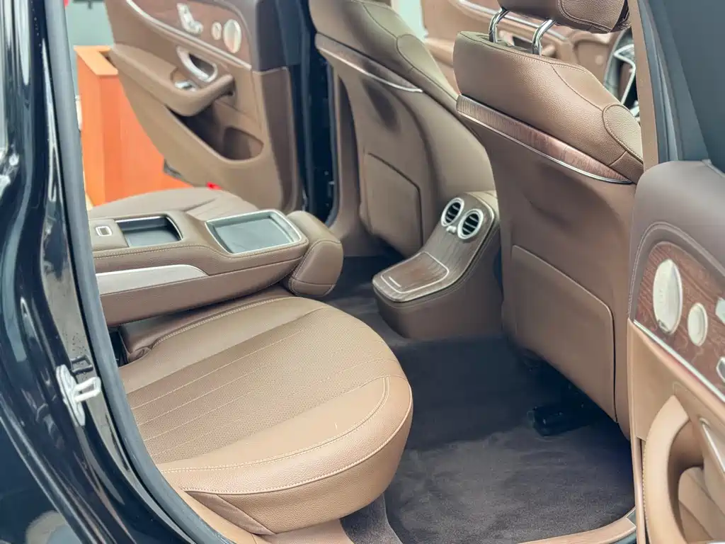 Mercedes-Benz E-Class 2022 — фото 21