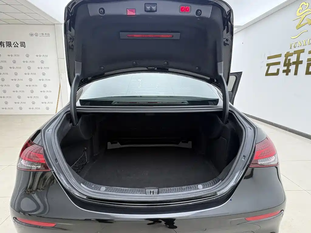 Mercedes-Benz E-Class 2021 — фото 13