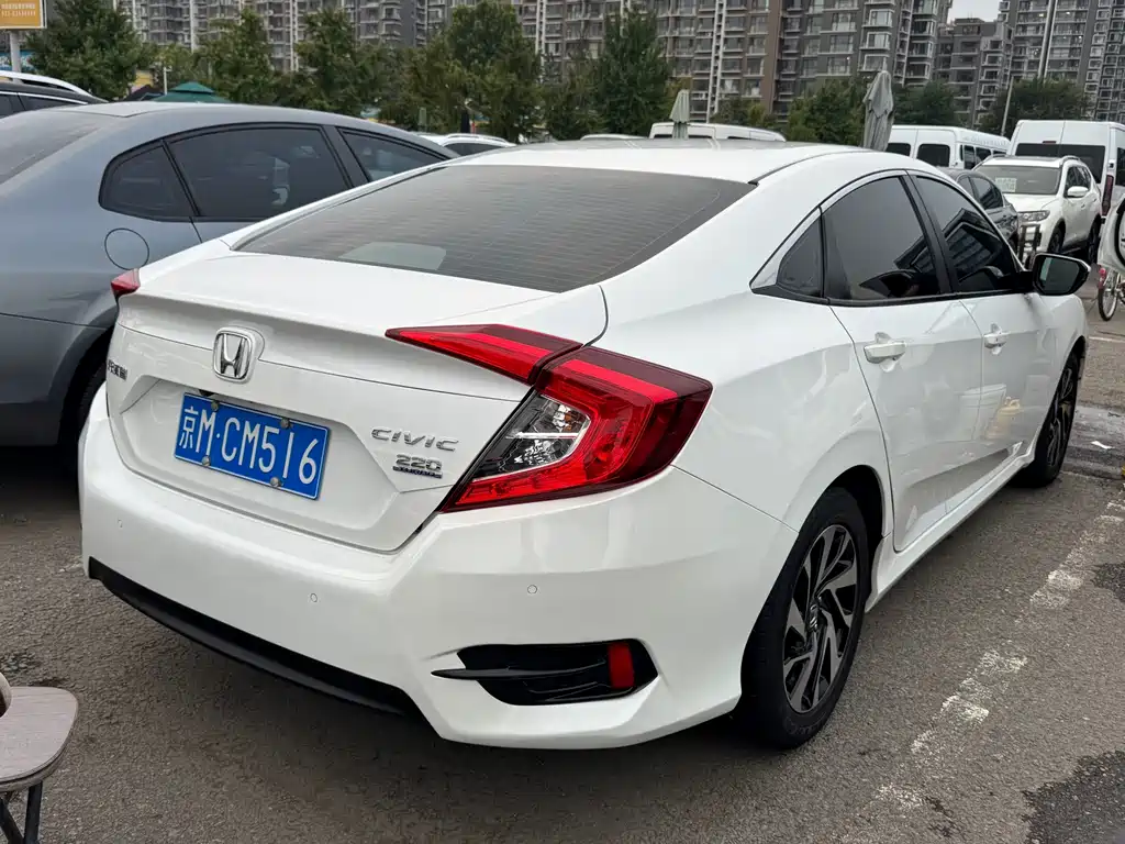 Honda Civic 2019 — фото 12