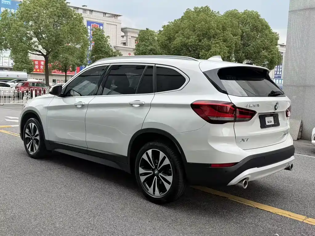 BMW X1 2021 — фото 11