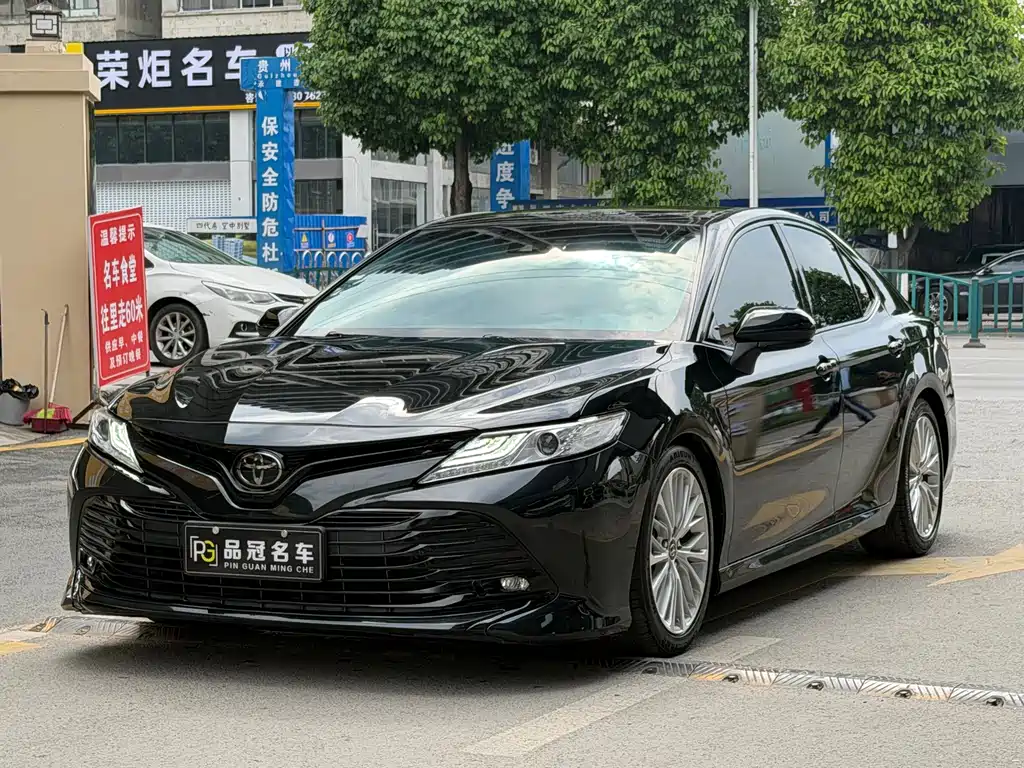 Toyota Camry 2020 — фото 1