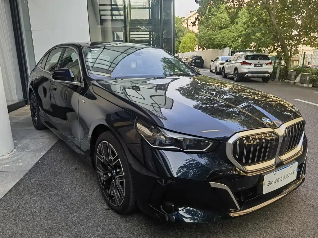 BMW 5 Series 2025