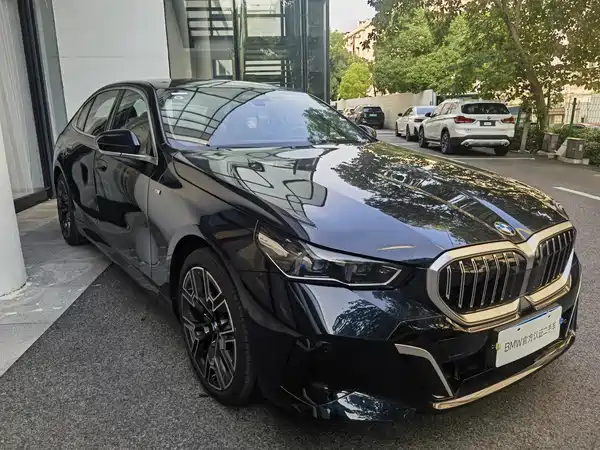 BMW 5 Series 2025