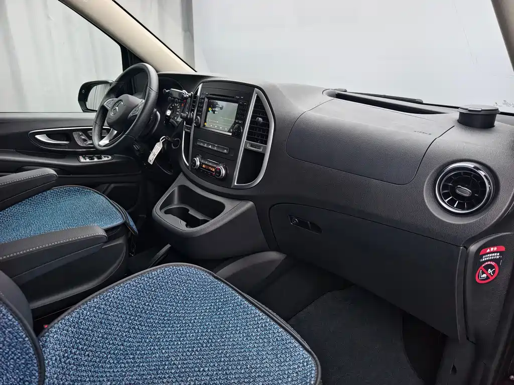Mercedes-Benz Vito 2023 — фото 14