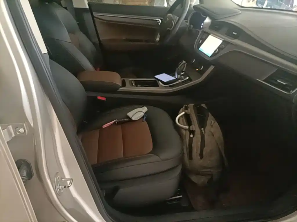 Geely Emgrand GS 2018 — фото 25