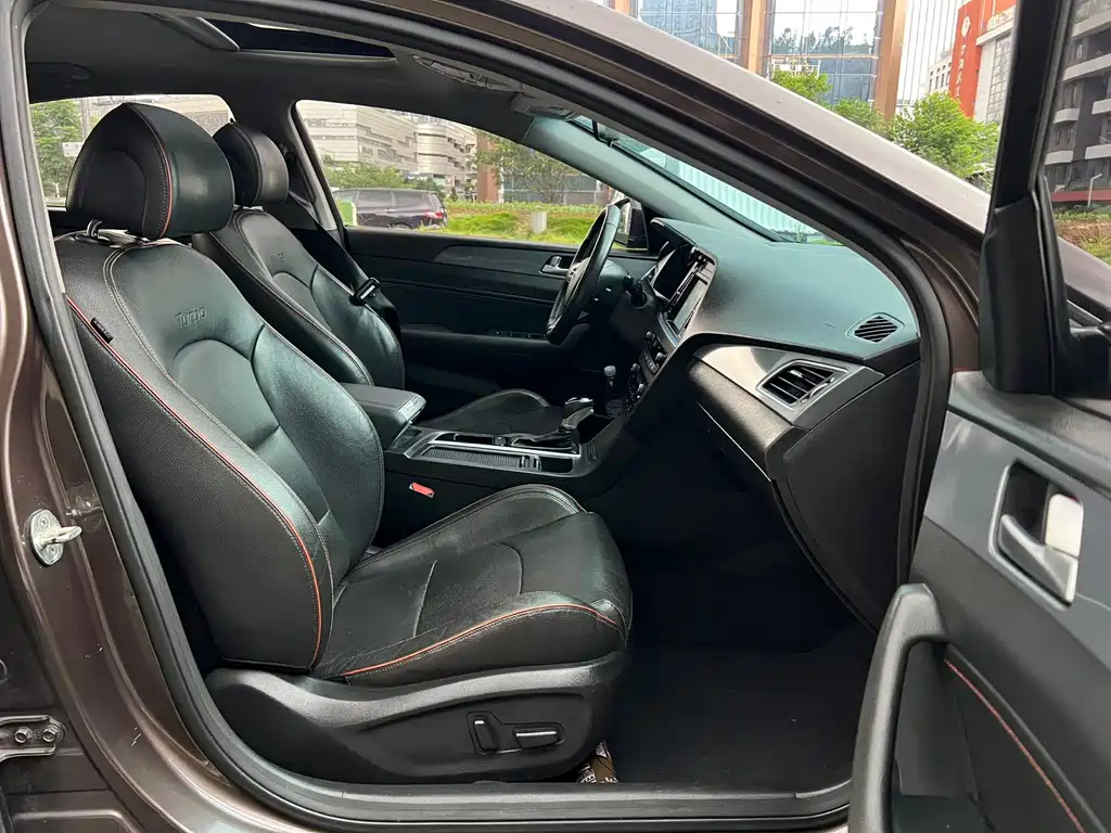 Hyundai Sonata 2015 — фото 14