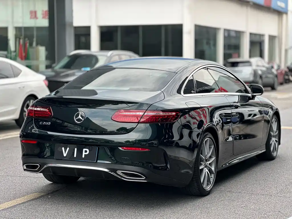 Mercedes-Benz E-Class 2022