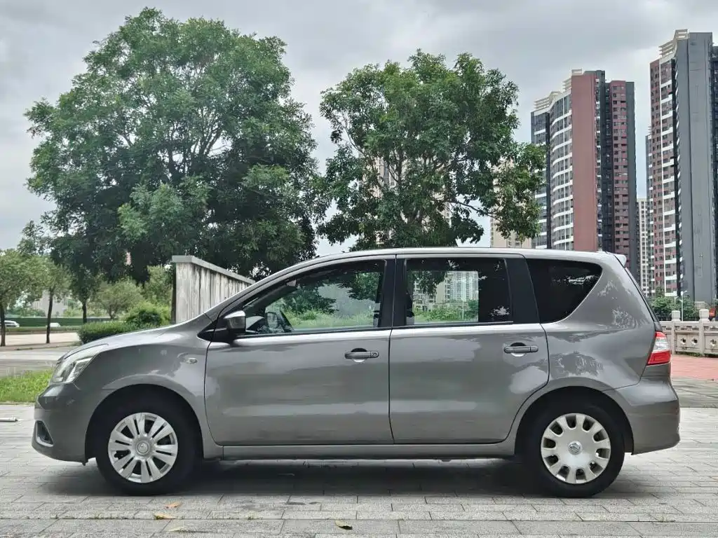 Nissan Livina 2014 — фото 10
