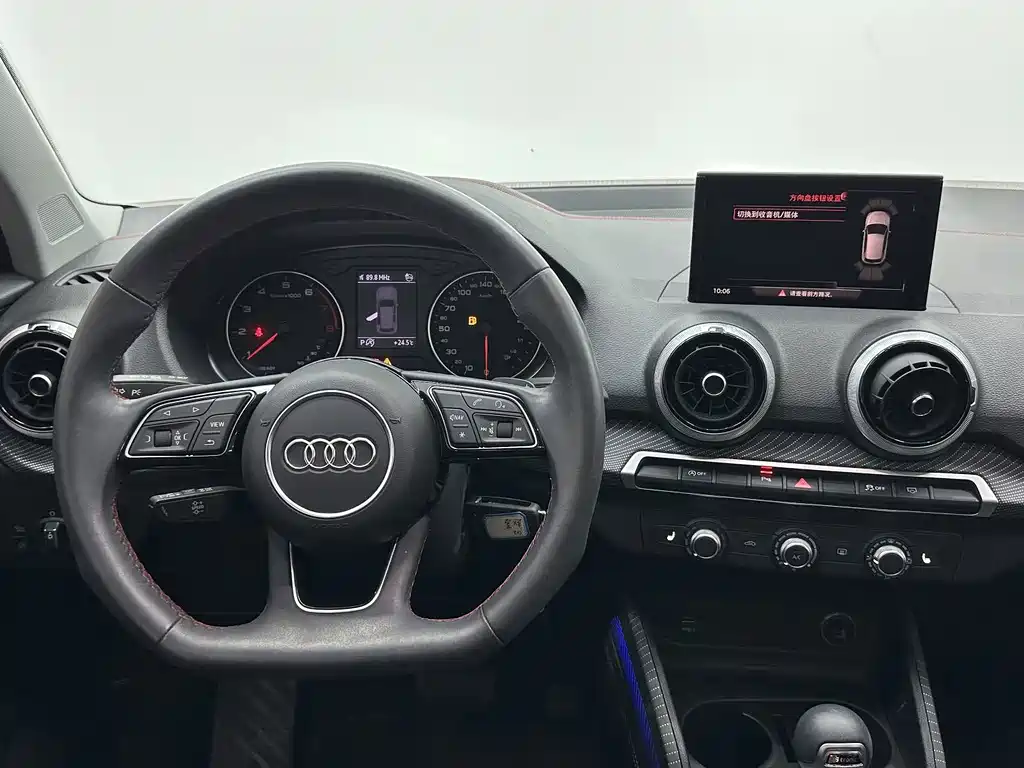 Audi Q2L 2023 — фото 10