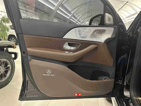 Mercedes-Benz GLS 2024