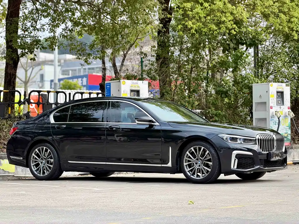 BMW 7 Series 2017 — фото 3
