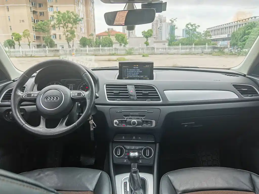 Audi Q3 2016 — фото 10