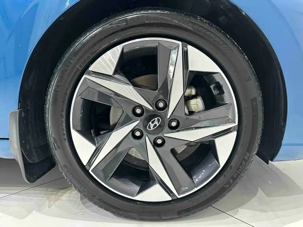 Hyundai Elantra 2022 — фото 20