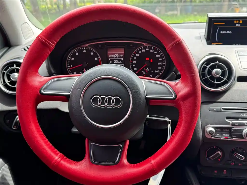 Audi A1 2017 — фото 17