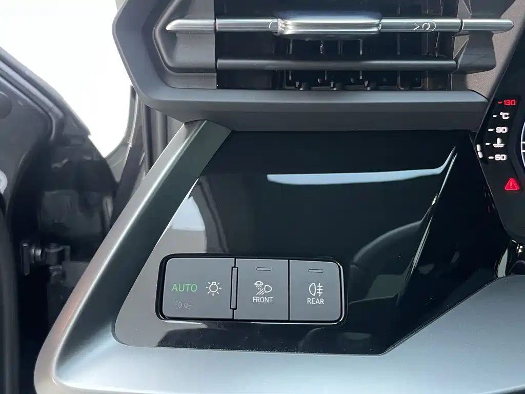 Audi A3 2023 — фото 13