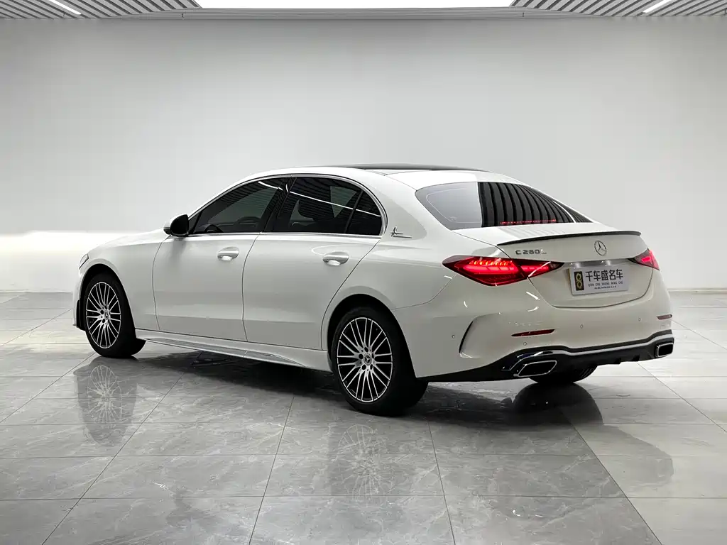 Mercedes-Benz C-Class 2024