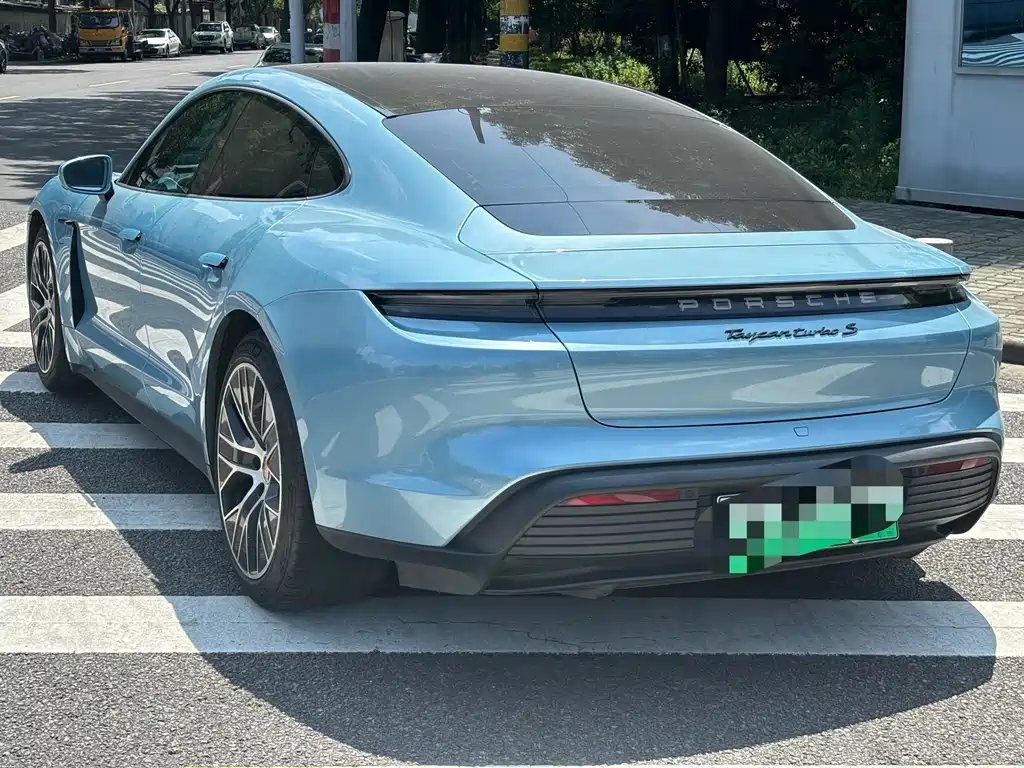Porsche Taycan 2021 — фото 17