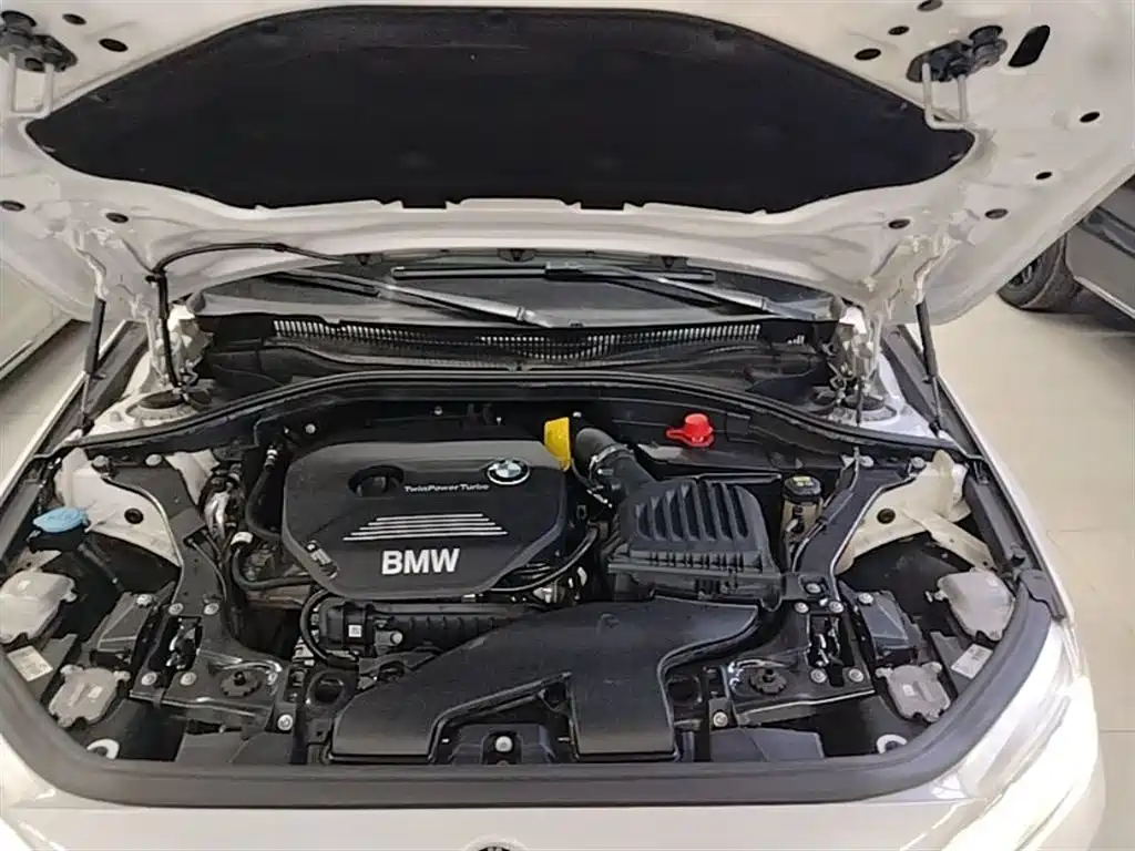 BMW 1 Series 2018 — фото 20