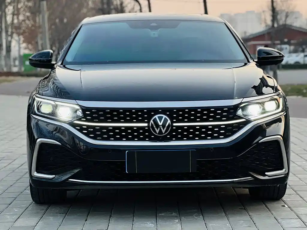 Volkswagen Passat 2022 — фото 2