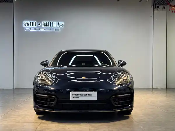 Porsche Panamera 2021
