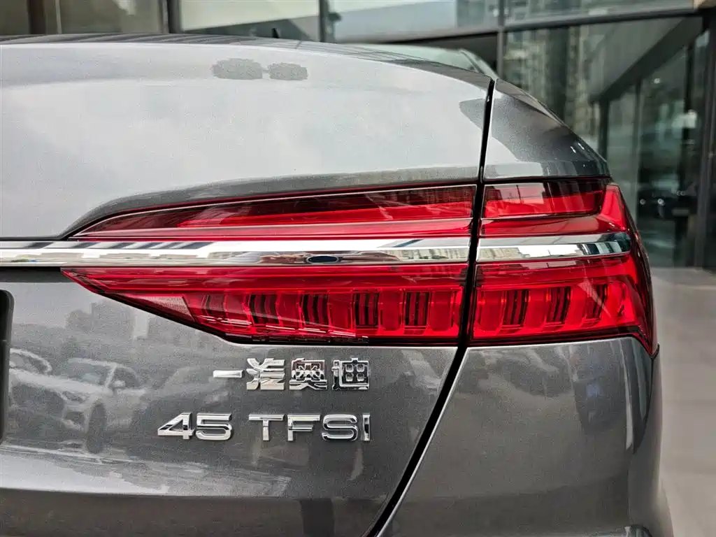 Audi A6L 2023 — фото 15