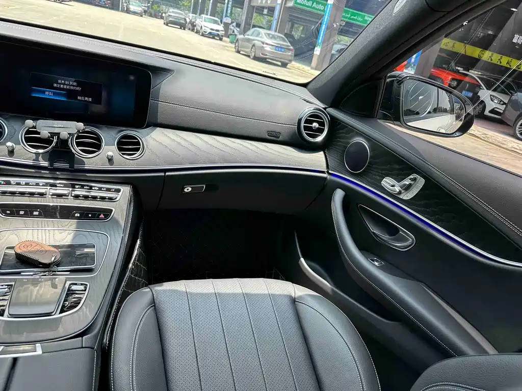 Mercedes-Benz E-Class 2022 — фото 9