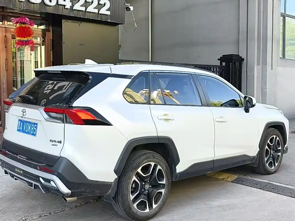 Toyota RAV4 2021