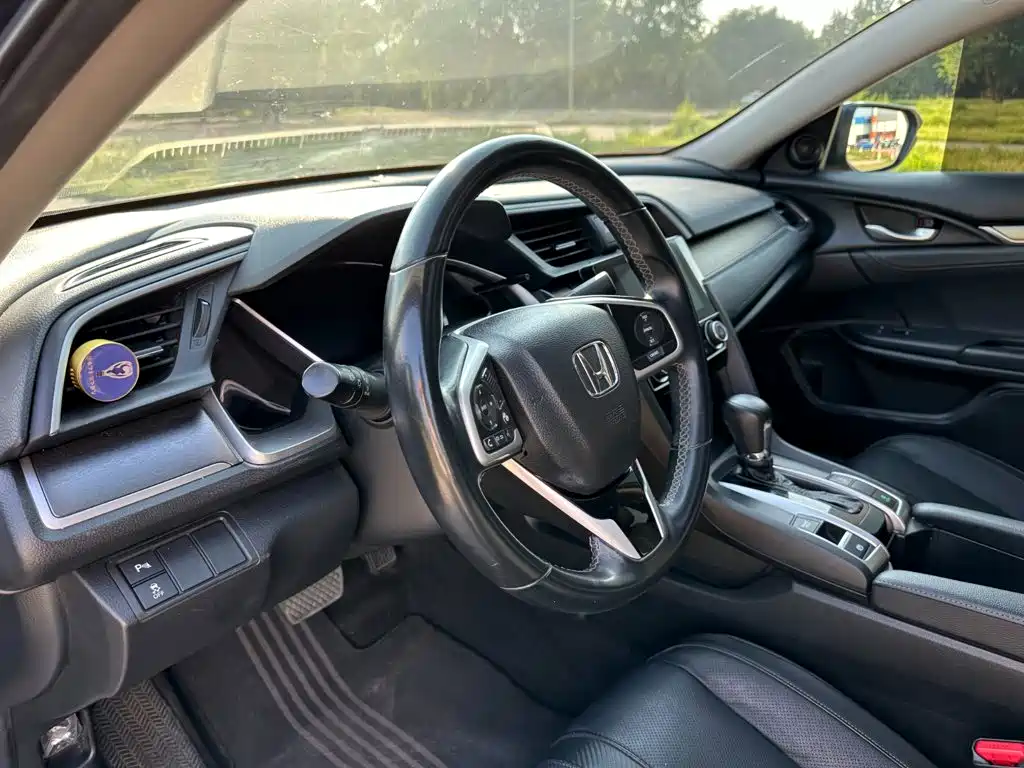 Honda Civic 2018 — фото 14