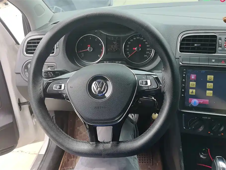 Volkswagen Polo 2017 — фото 15