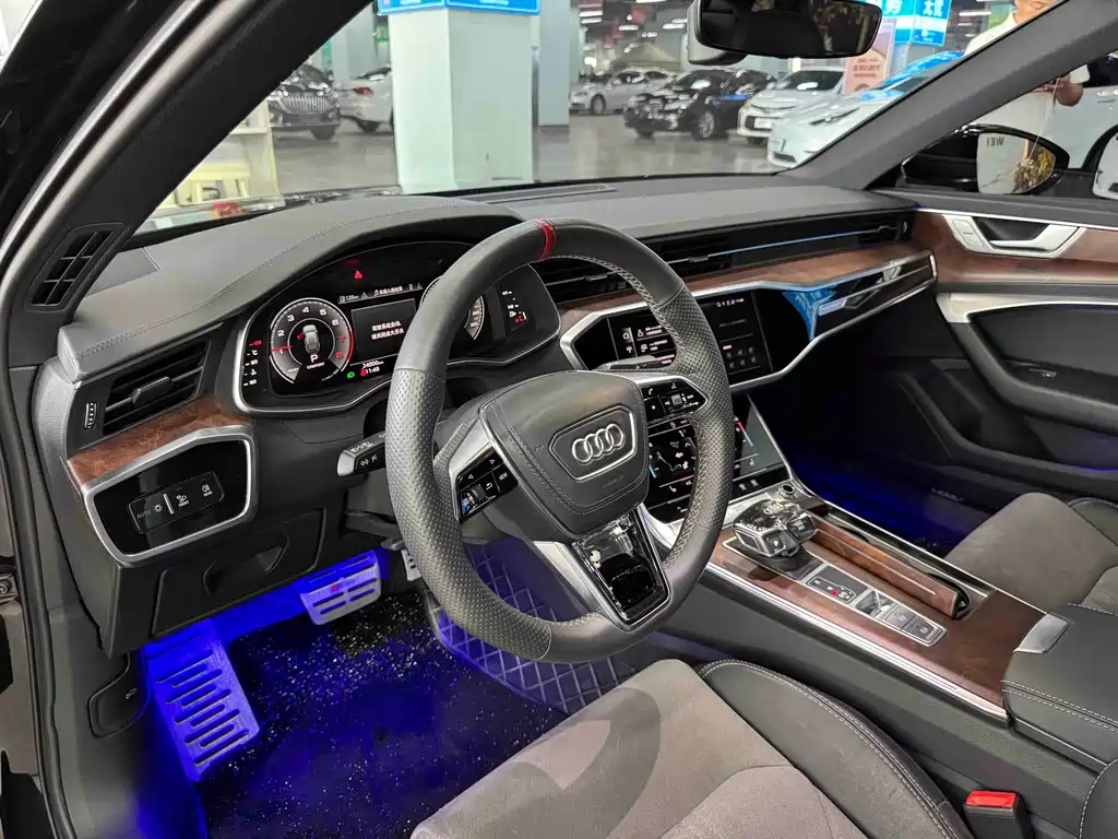 Audi A6L 2022
