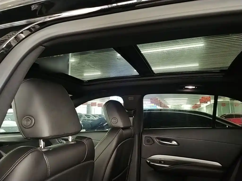 Cadillac XT4 2021 — фото 18