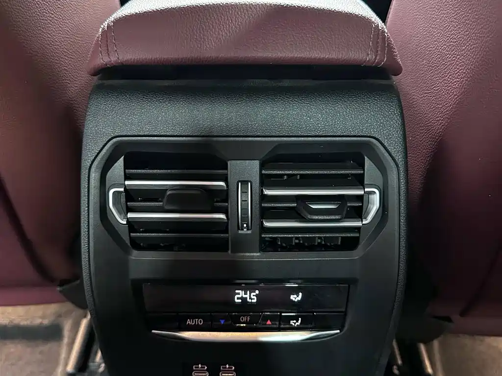 BMW 3 Series 2023 — фото 16