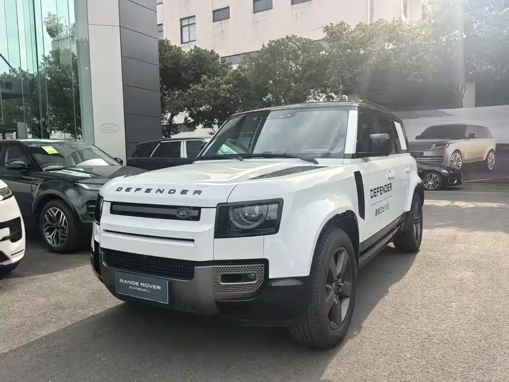 Land Rover Defender 2025