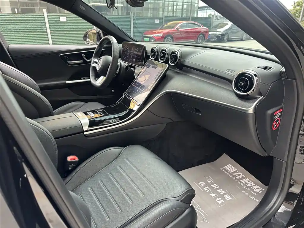 Mercedes-Benz C-Class 2024 — фото 23