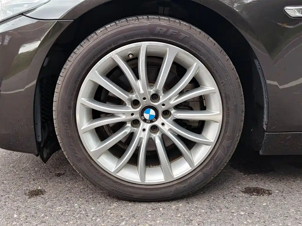 BMW 5 Series 2016 — фото 16