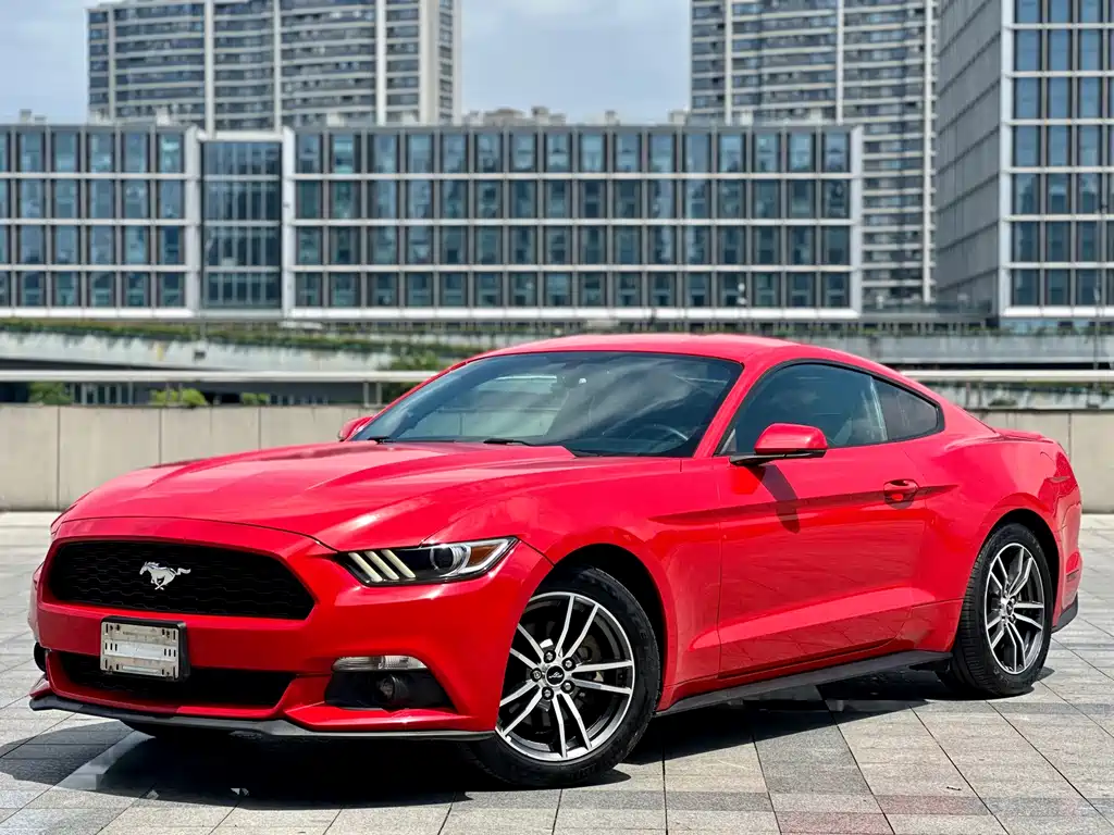 Ford Mustang 2018 — фото 1